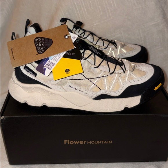NWT Flower Mountain IWANO 2 UNI Suede and technical fabric sneakers -White-Black - Picture 11 of 16